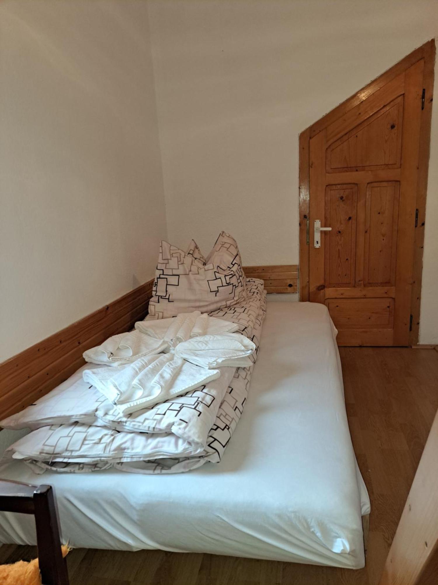 Casa Dintre Meri Poiana Mărului Esterno foto