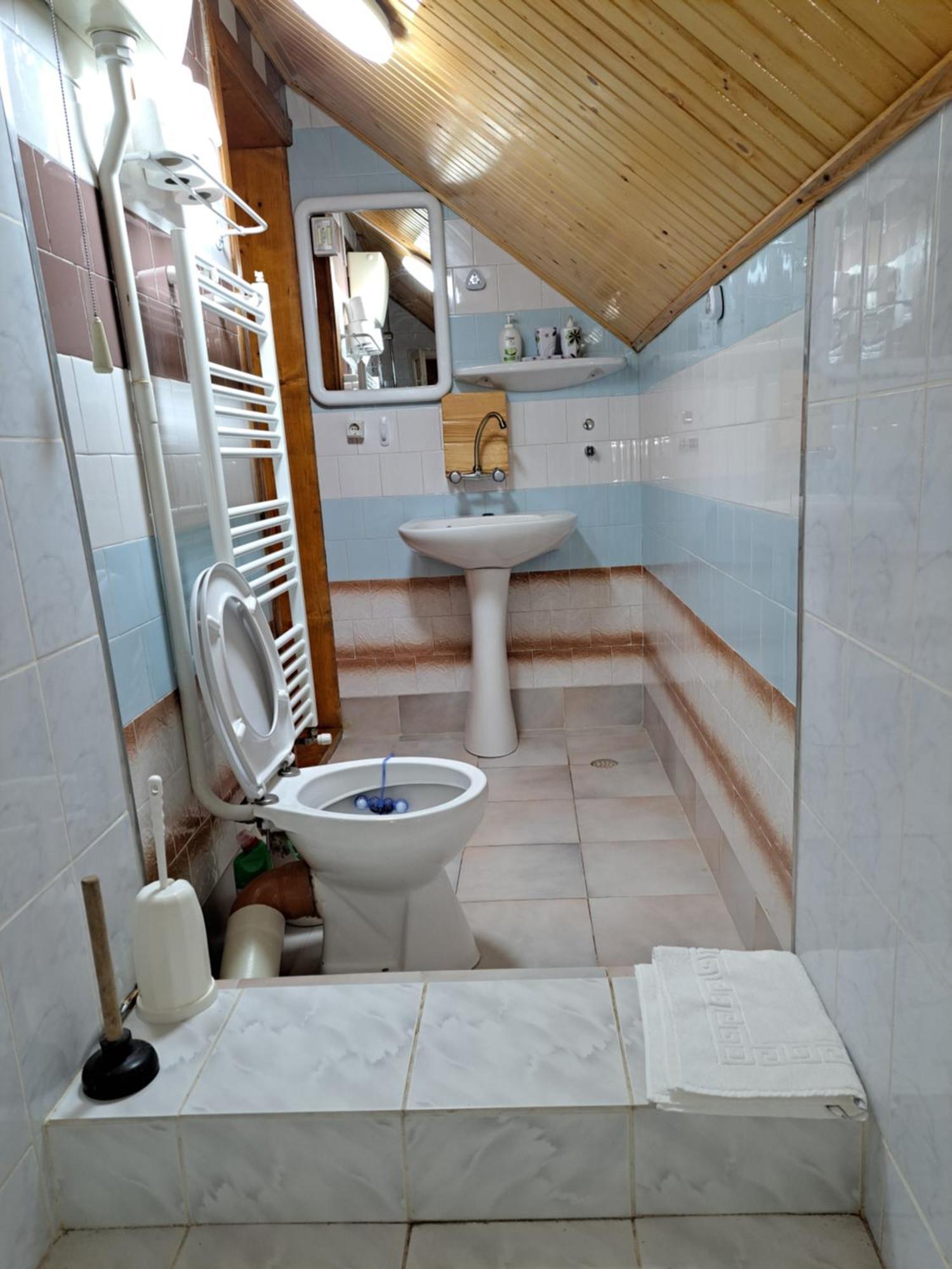 Casa Dintre Meri Poiana Mărului Esterno foto